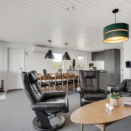 Biarni - 300m From The Sea By Interhome Feriehus